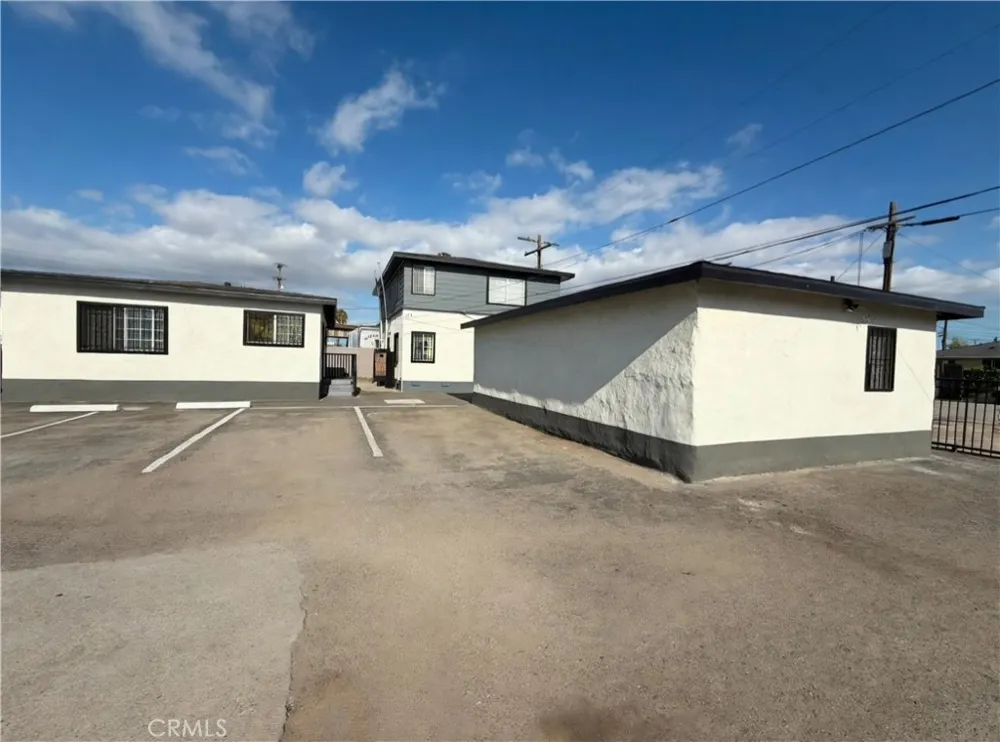 124 W Rosecrans Ave Compton, CA 90222