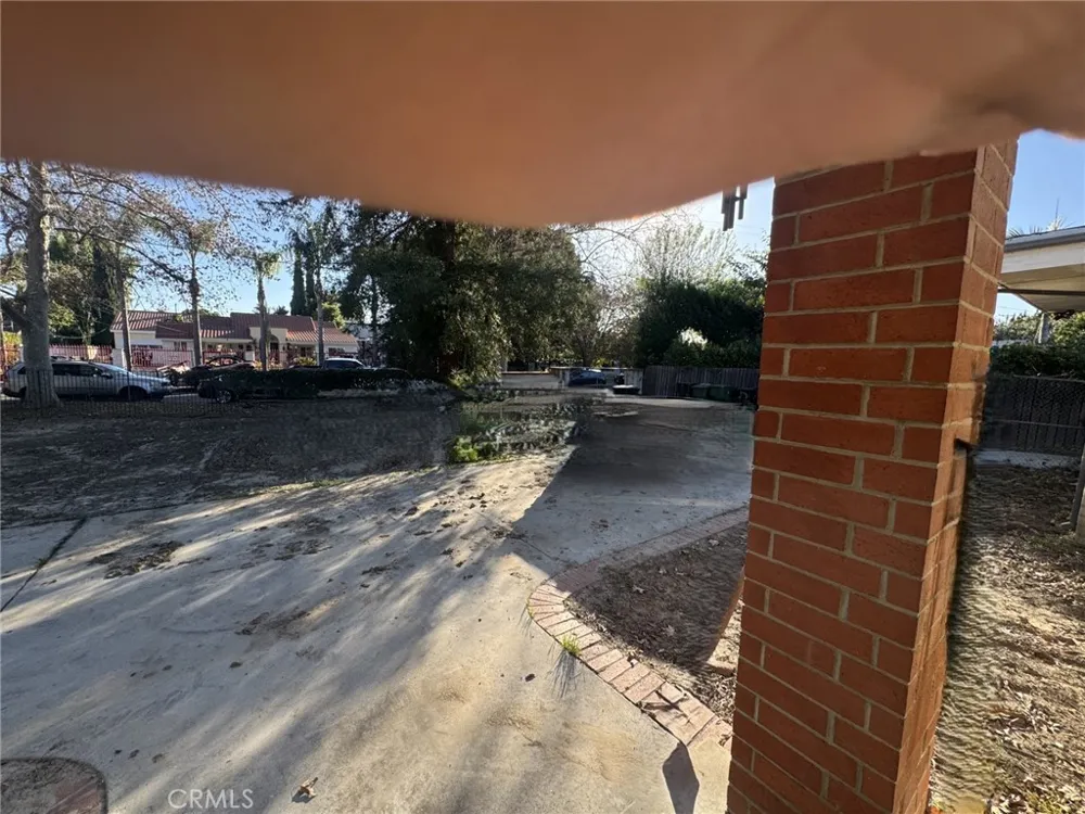 17545 Community Street Northridge, CA 91325
