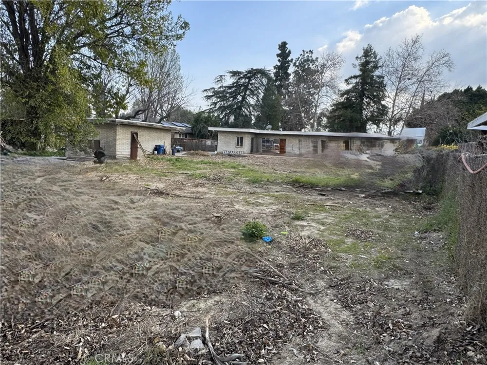 17545 Community Street Northridge, CA 91325