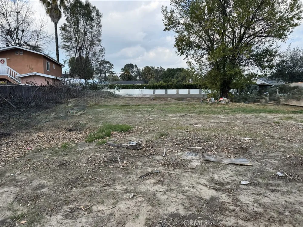 17545 Community Street Northridge, CA 91325