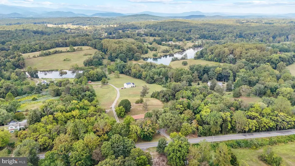 505 VIEWTOWN Amissville, VA 20106
