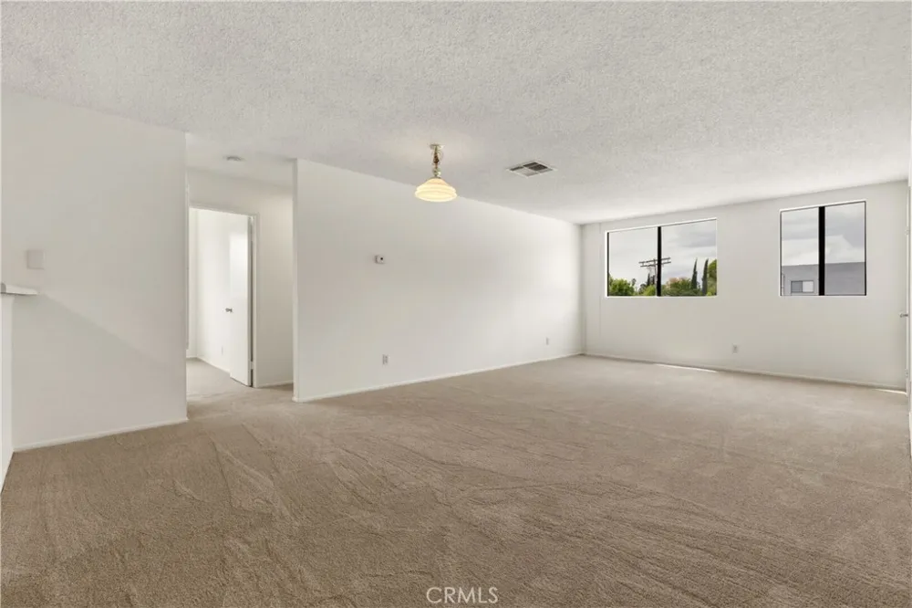 17312 Chatsworth Street #L Granada Hills, CA 91344
