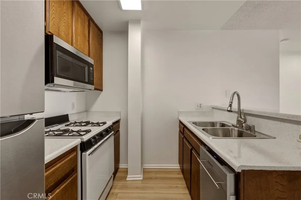 17312 Chatsworth Street #L Granada Hills, CA 91344