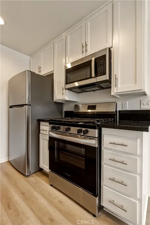 6140 Whitsett Avenue #6