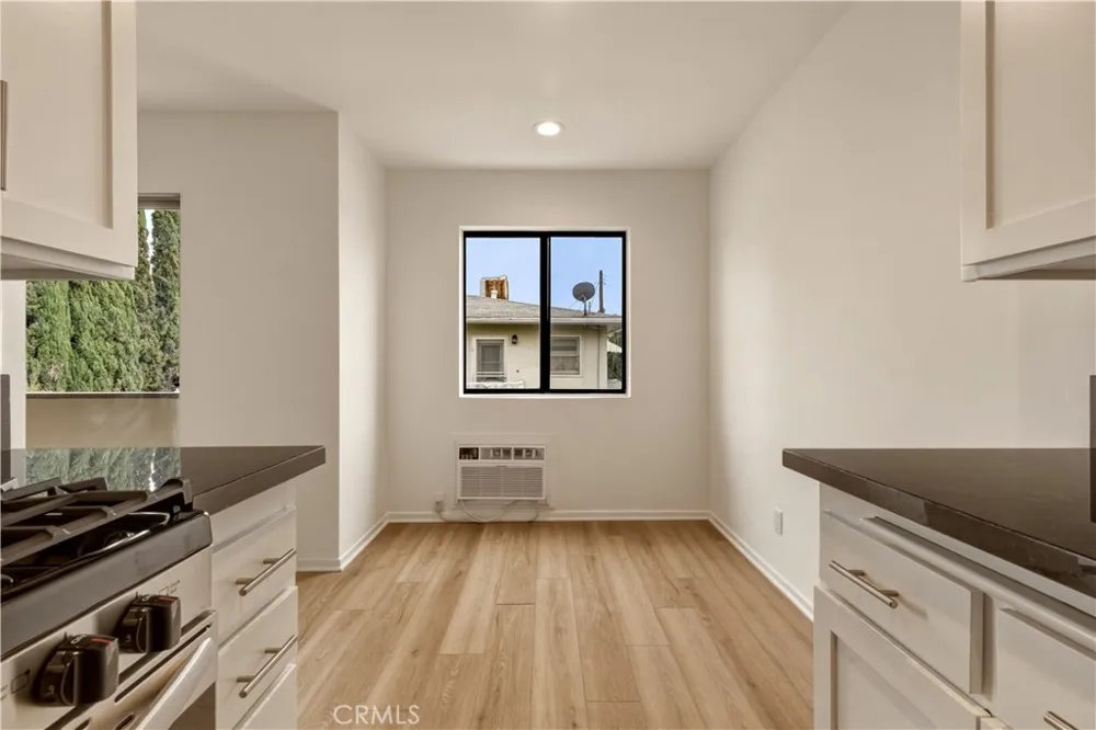 6140 Whitsett Avenue #6 Valley Glen, CA 91606