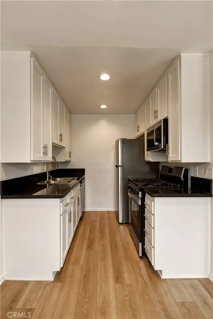 6140 Whitsett Avenue #6 Valley Glen, CA 91606