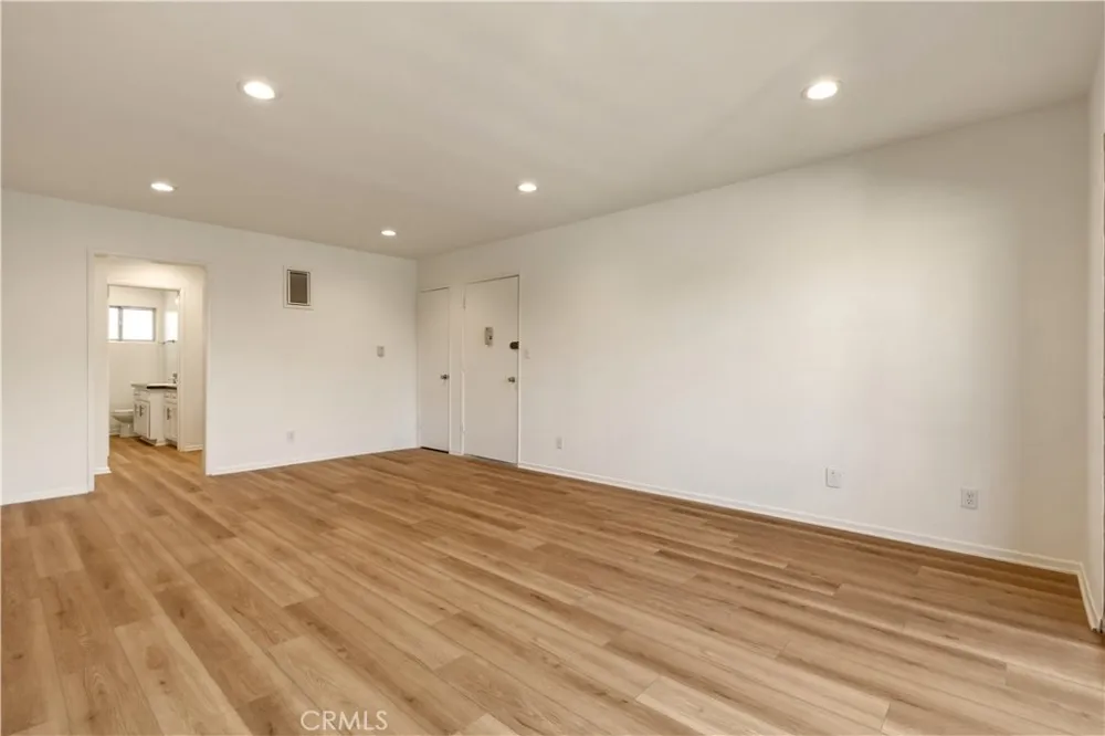 6140 Whitsett Avenue #6 Valley Glen, CA 91606