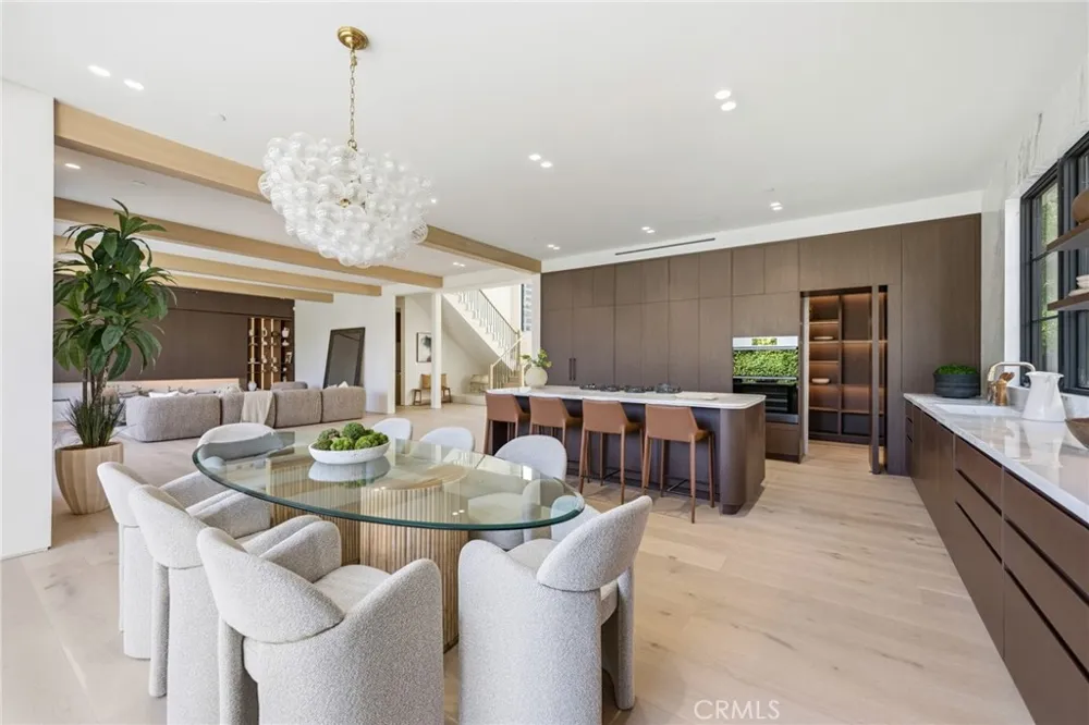 4900 Valjean Encino, CA 91436