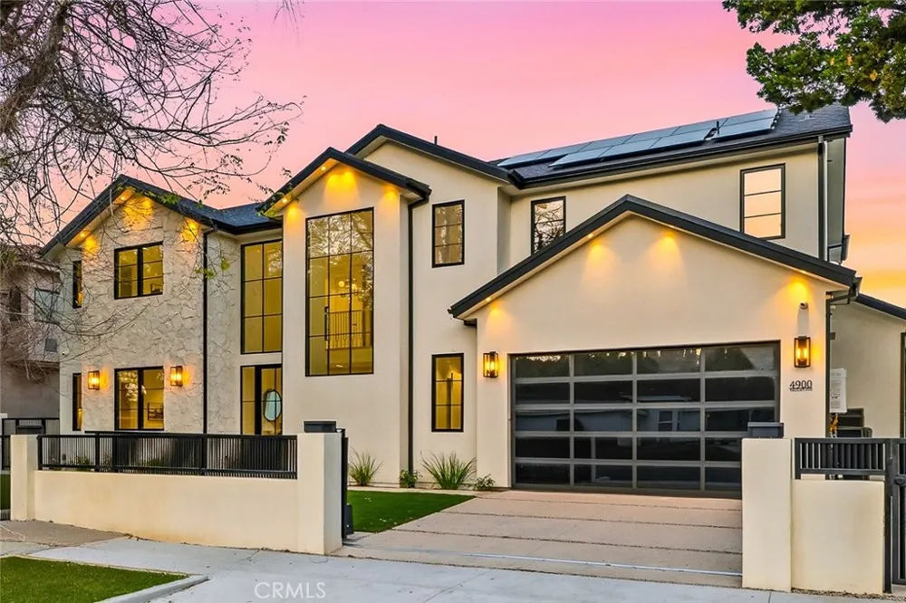 4900 Valjean Encino, CA 91436
