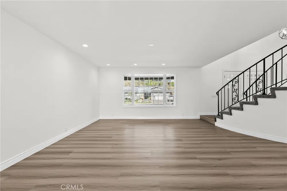 6758 Julie West Hills, CA 91307