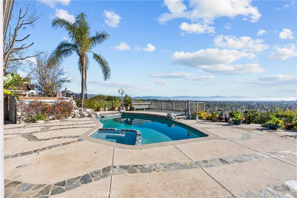 6758 Julie West Hills, CA 91307
