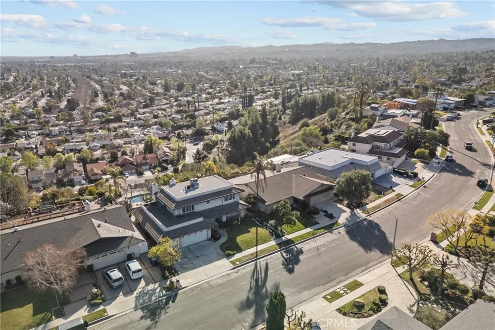 6758 Julie West Hills, CA 91307