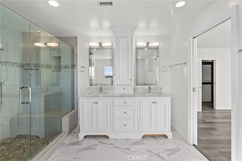 6758 Julie West Hills, CA 91307