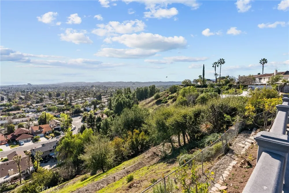 6758 Julie West Hills, CA 91307
