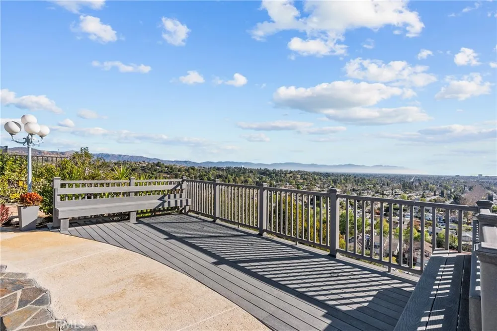 6758 Julie West Hills, CA 91307