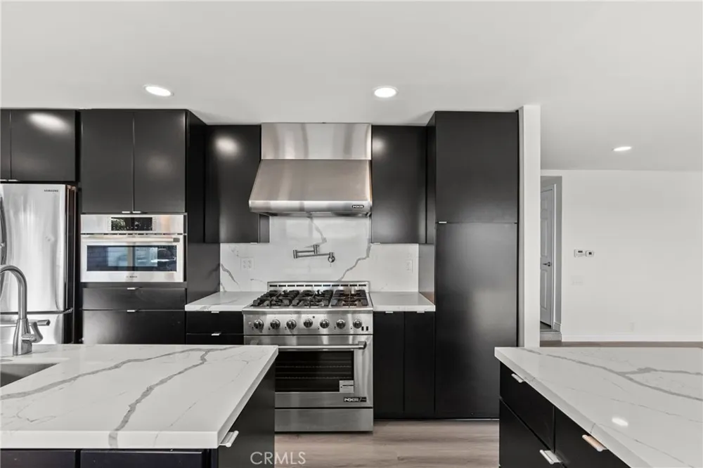 6758 Julie West Hills, CA 91307