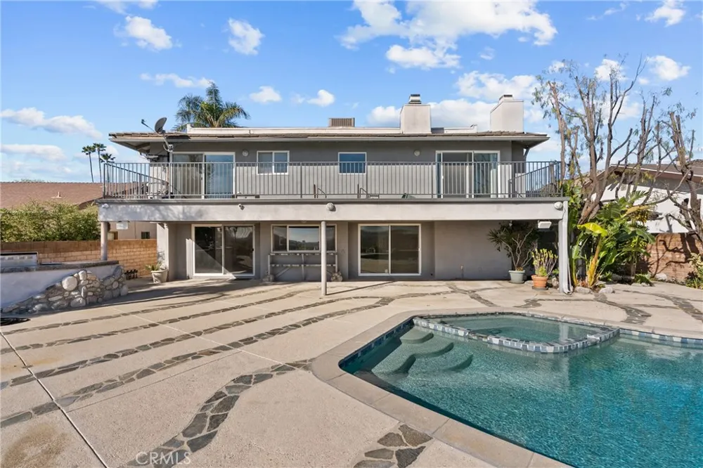 6758 Julie West Hills, CA 91307
