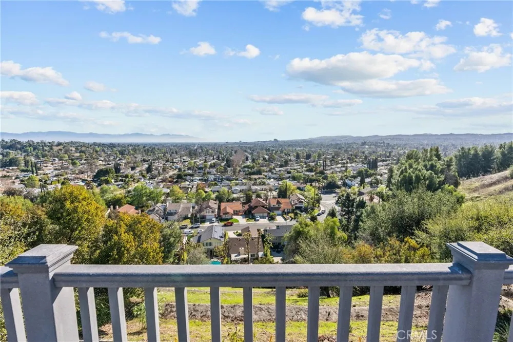 6758 Julie West Hills, CA 91307
