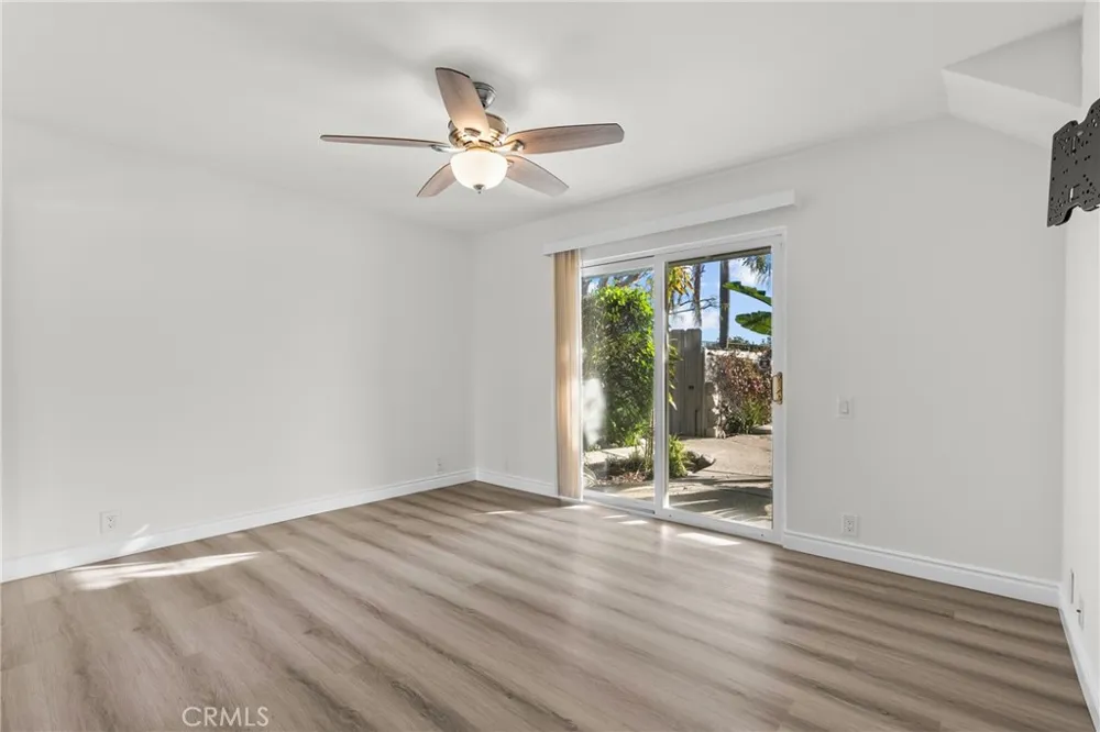 6758 Julie West Hills, CA 91307