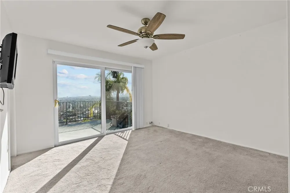 6758 Julie West Hills, CA 91307