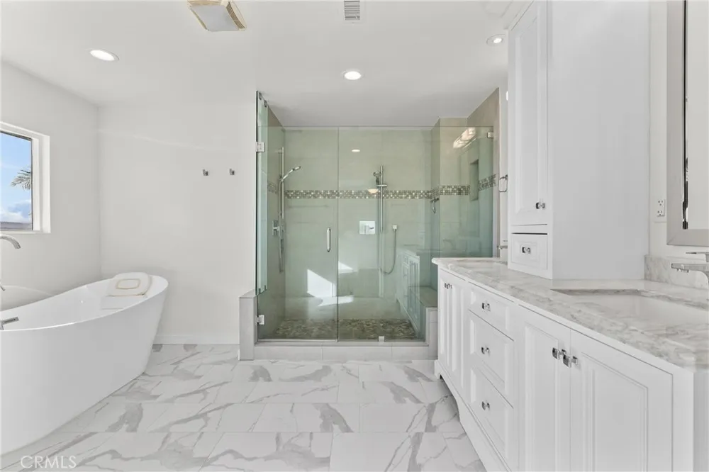 6758 Julie West Hills, CA 91307