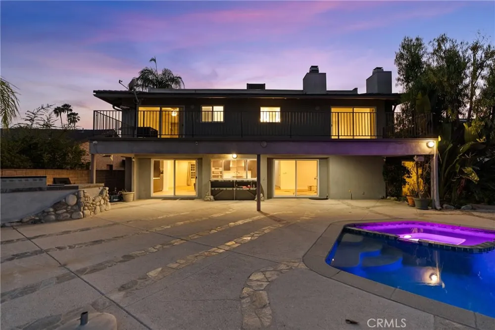 6758 Julie West Hills, CA 91307