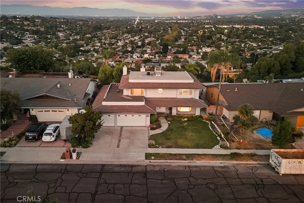 6758 Julie West Hills, CA 91307
