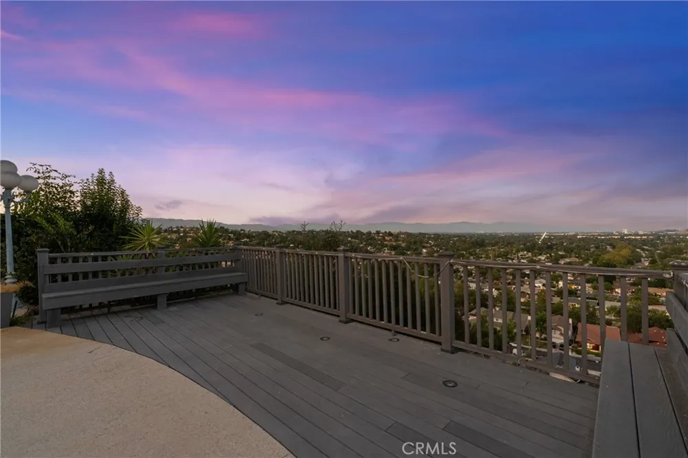 6758 Julie West Hills, CA 91307