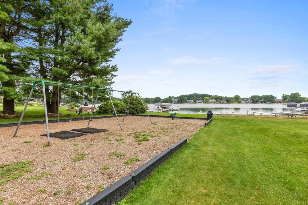 6866 Vista Grande Drive NE Rockford, MI 49341