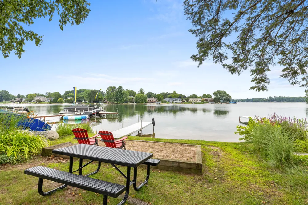 6866 Vista Grande Drive NE Rockford, MI 49341