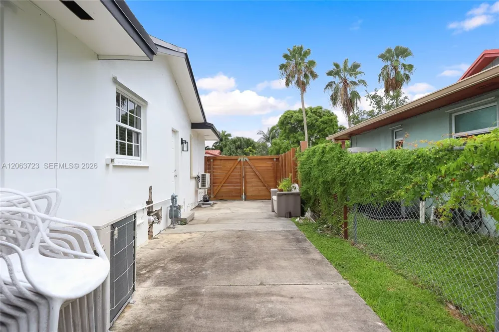 8121 SW 204th St Cutler Bay, FL 33189