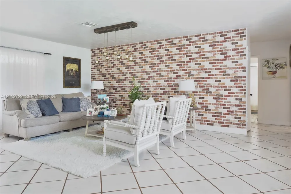 8121 SW 204th St Cutler Bay, FL 33189
