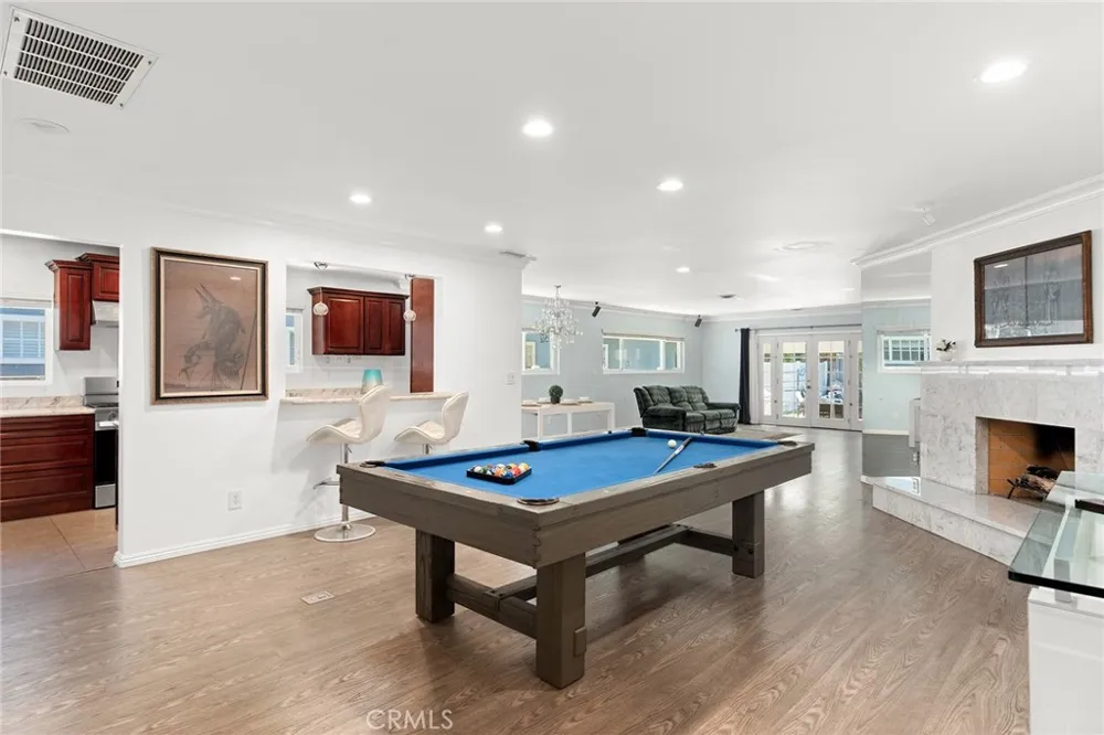 13042 Aetna Street Valley Glen, CA 91401