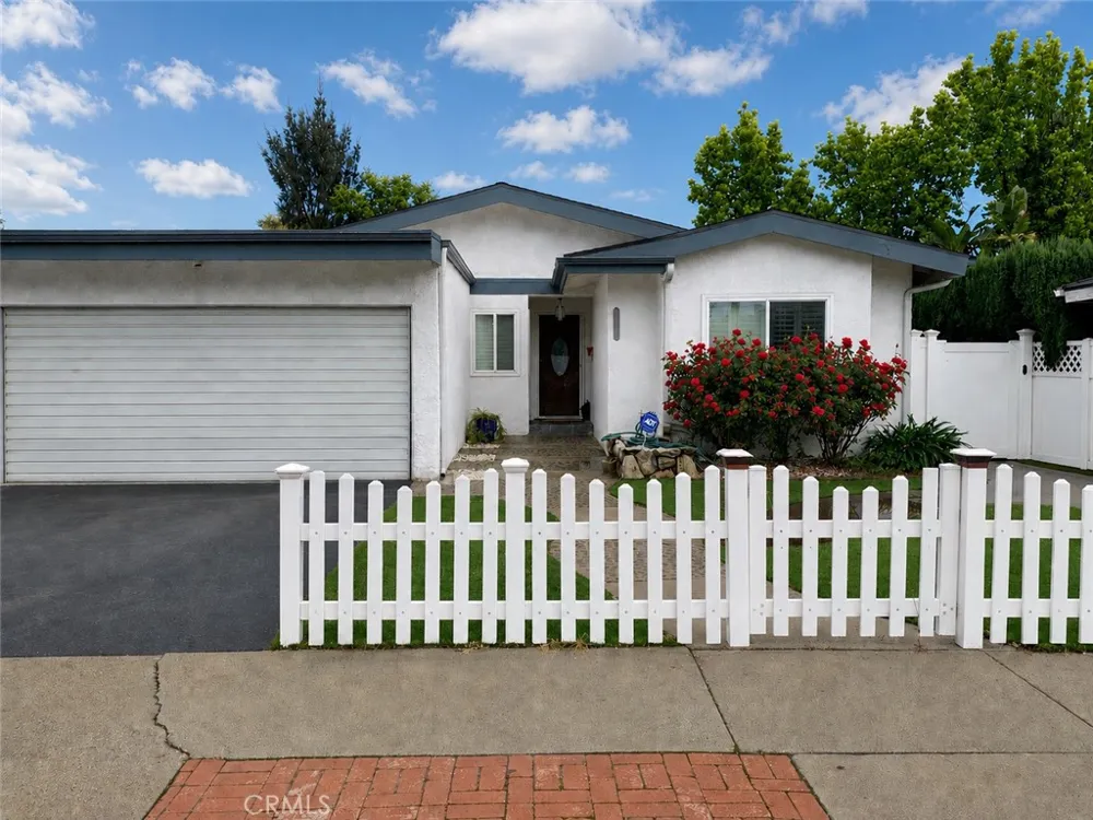 13042 Aetna Street Valley Glen, CA 91401