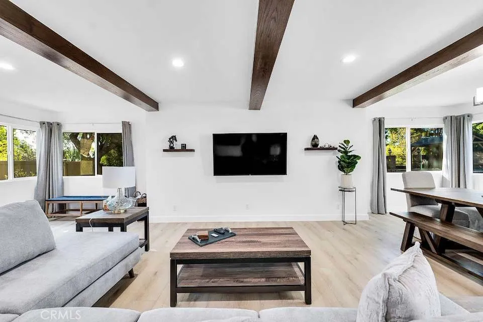 2849 Hillman Street Thousand Oaks, CA 91360