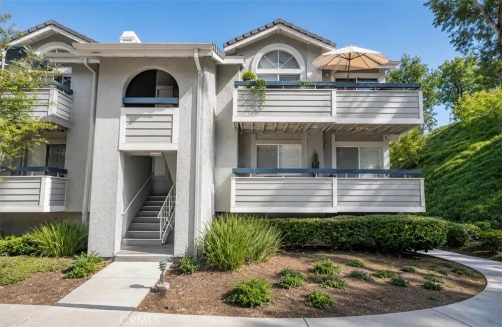 26908 Flo Canyon Country, CA 91351