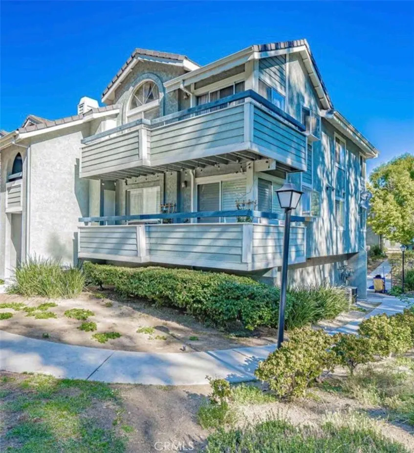 26908 Flo Canyon Country, CA 91351