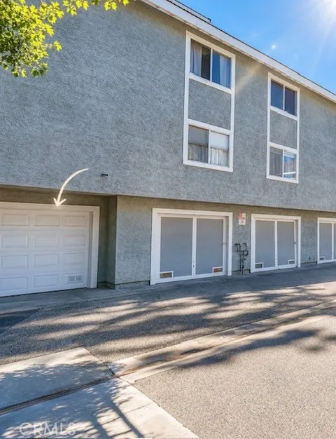 26908 Flo Canyon Country, CA 91351