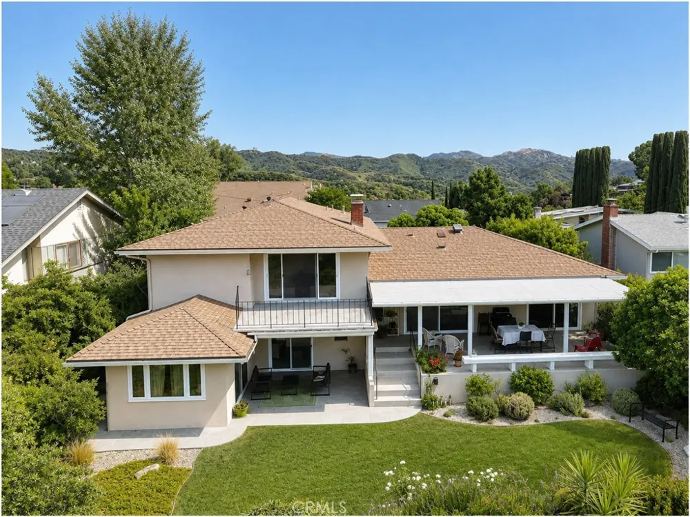 22509 Charlestown Calabasas, CA 91302