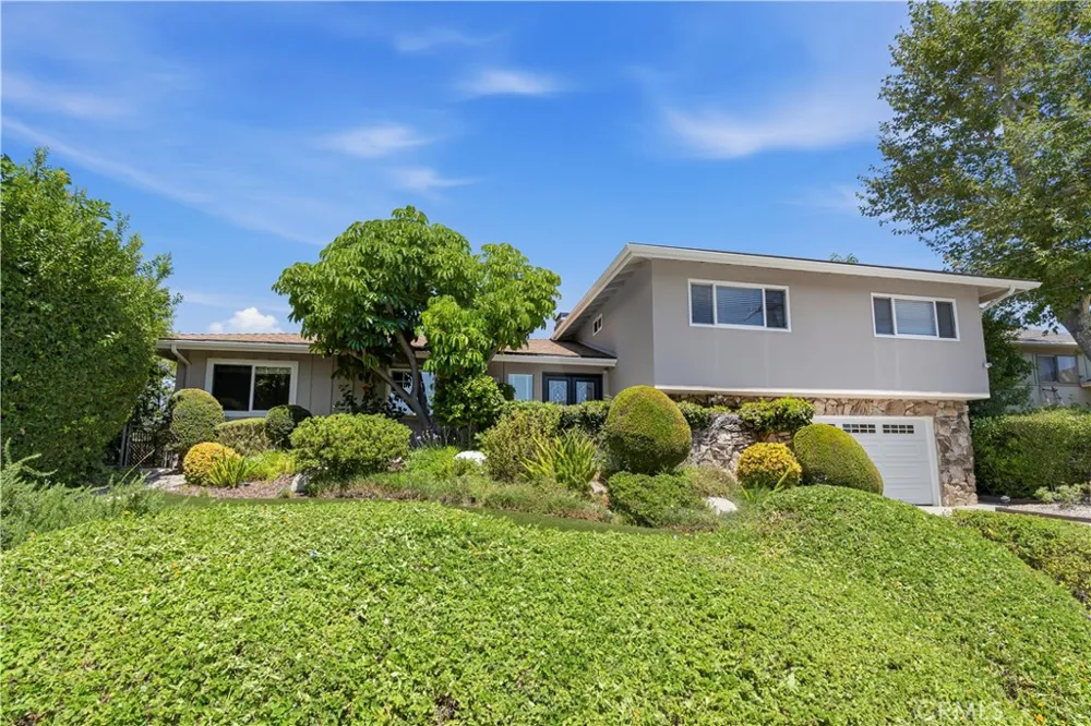 22509 Charlestown Calabasas, CA 91302