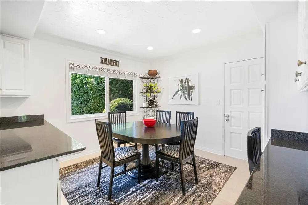 22509 Charlestown Calabasas, CA 91302