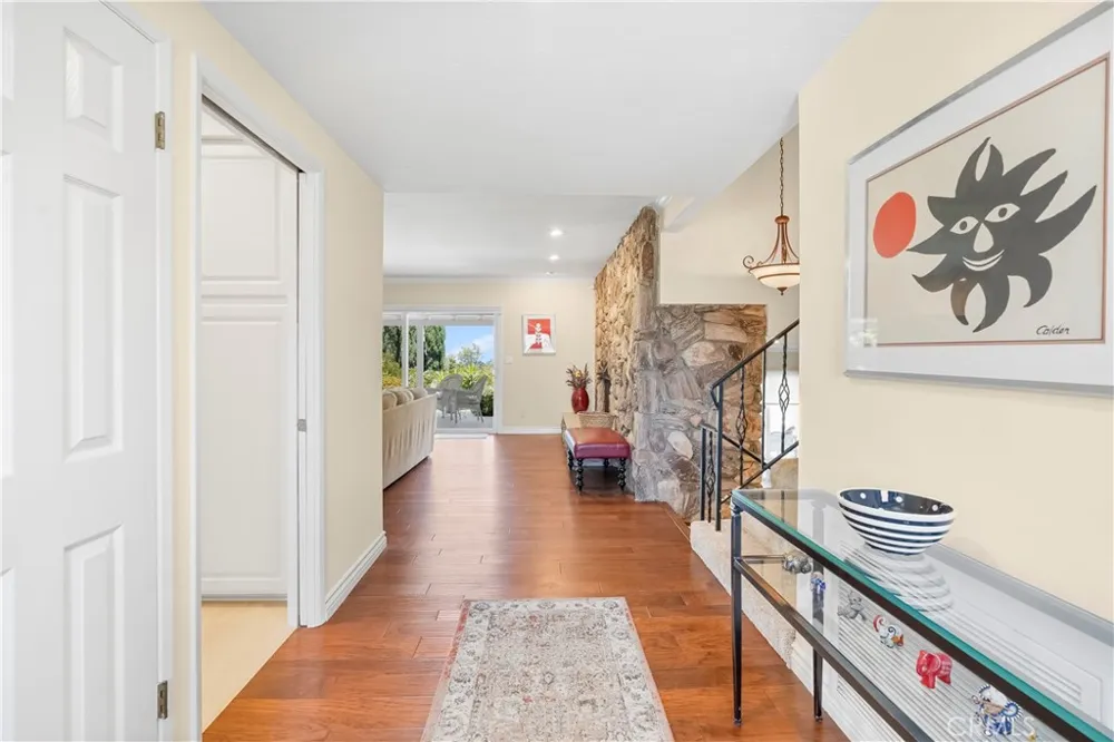 22509 Charlestown Calabasas, CA 91302