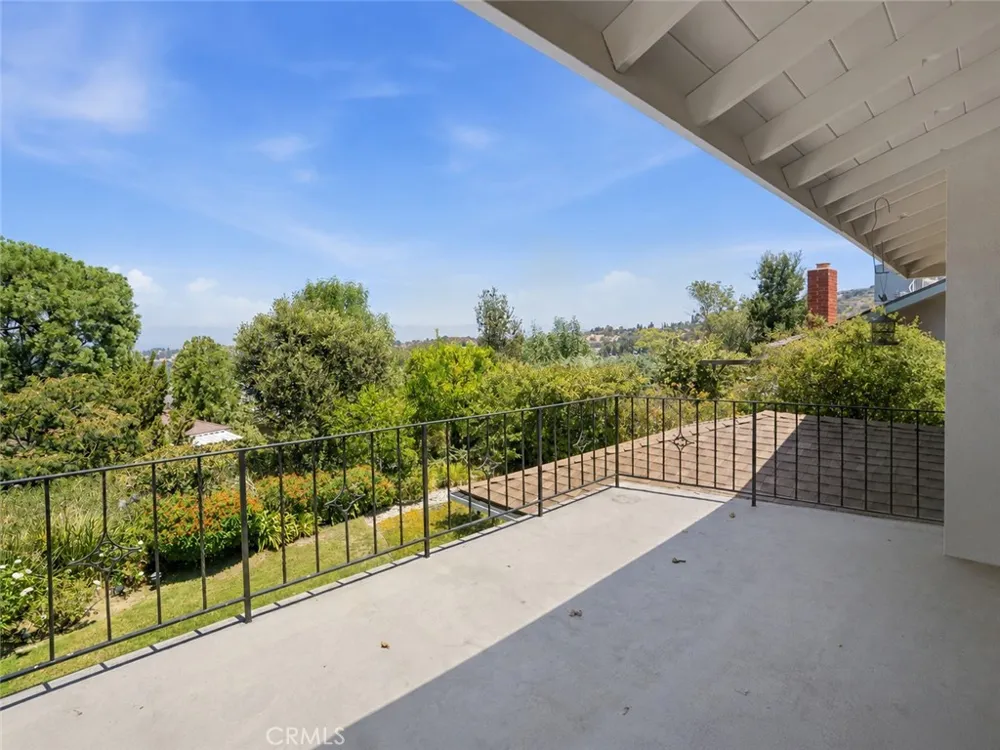 22509 Charlestown Calabasas, CA 91302