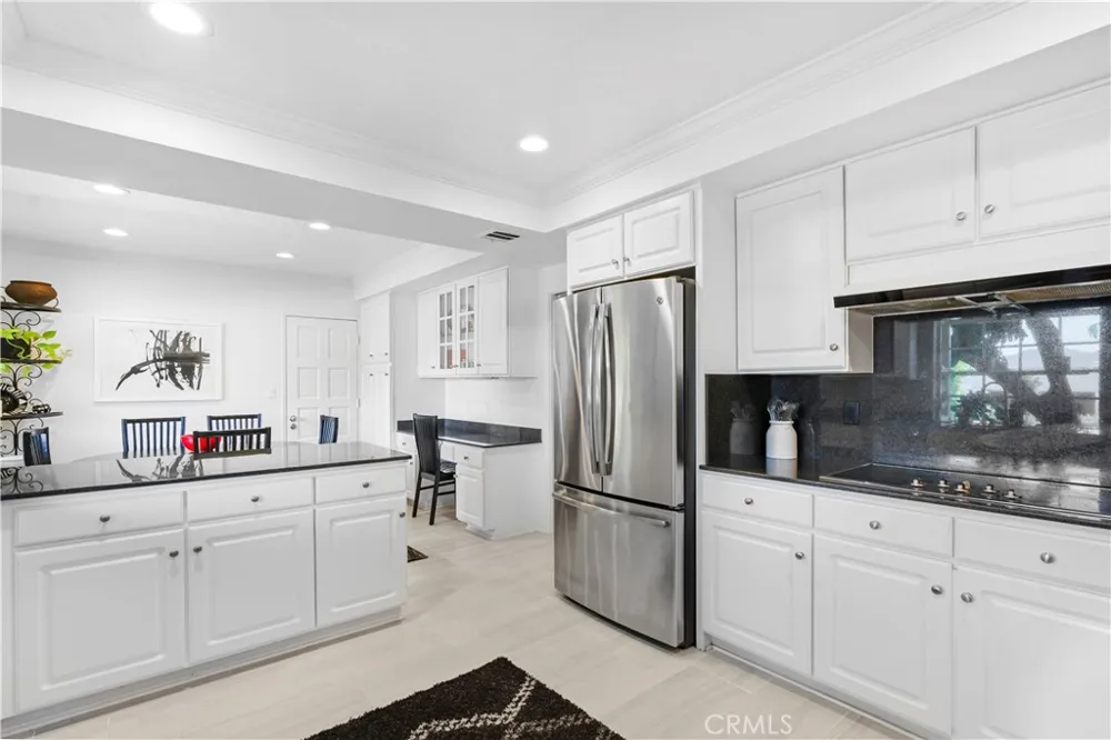 22509 Charlestown Calabasas, CA 91302