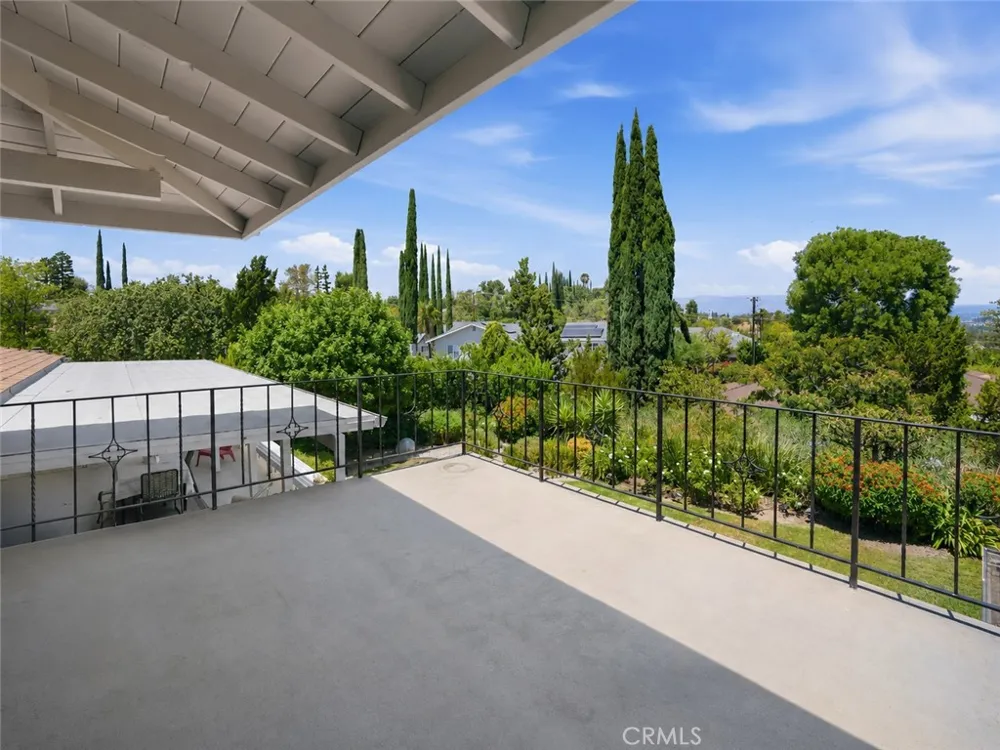 22509 Charlestown Calabasas, CA 91302