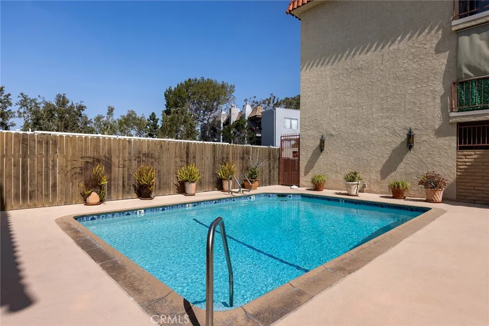 5875 Doverwood Drive #309 Culver City, CA 90230