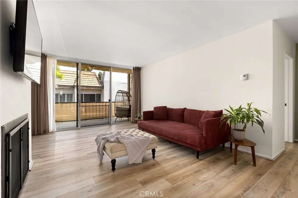 5875 Doverwood Drive #309 Culver City, CA 90230