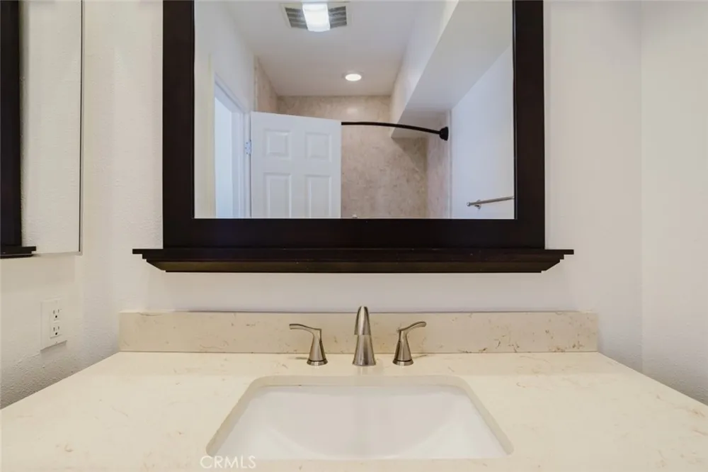 21529 Saticoy Street #217 Canoga Park, CA 91304