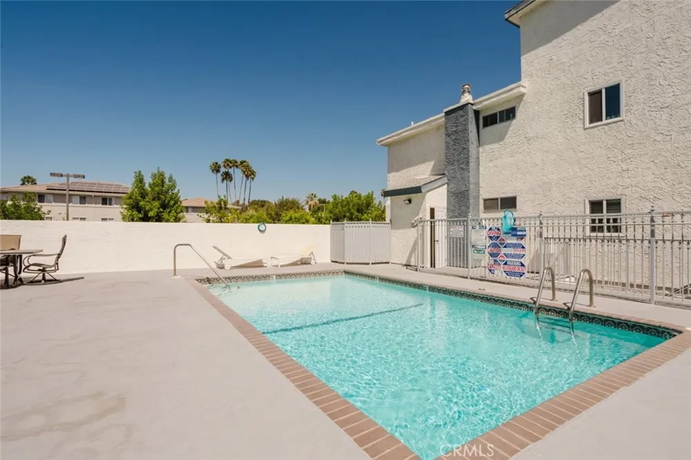 21529 Saticoy Street #217 Canoga Park, CA 91304