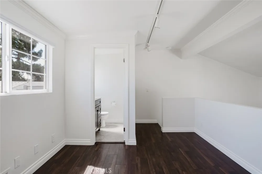21529 Saticoy Street #217 Canoga Park, CA 91304